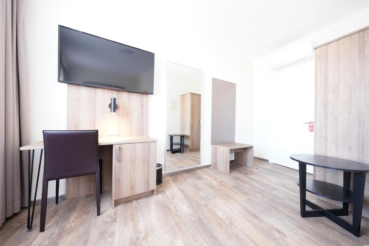 Bayerischer Hof Hotel 4*